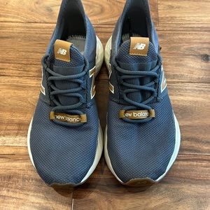 Womens New Balance Fresh Foam ROAV